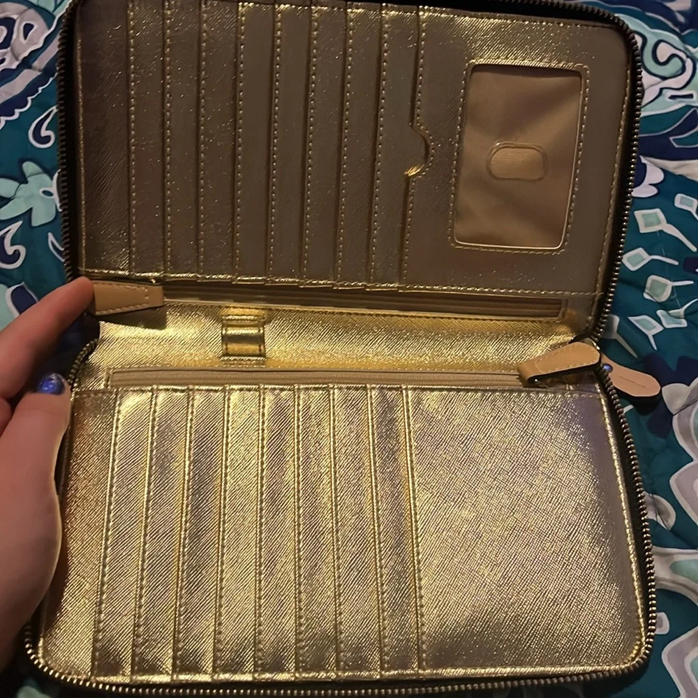 Wallet - Picture 2 of 3